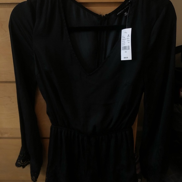 Kendall and Kylie romper - Picture 3 of 3